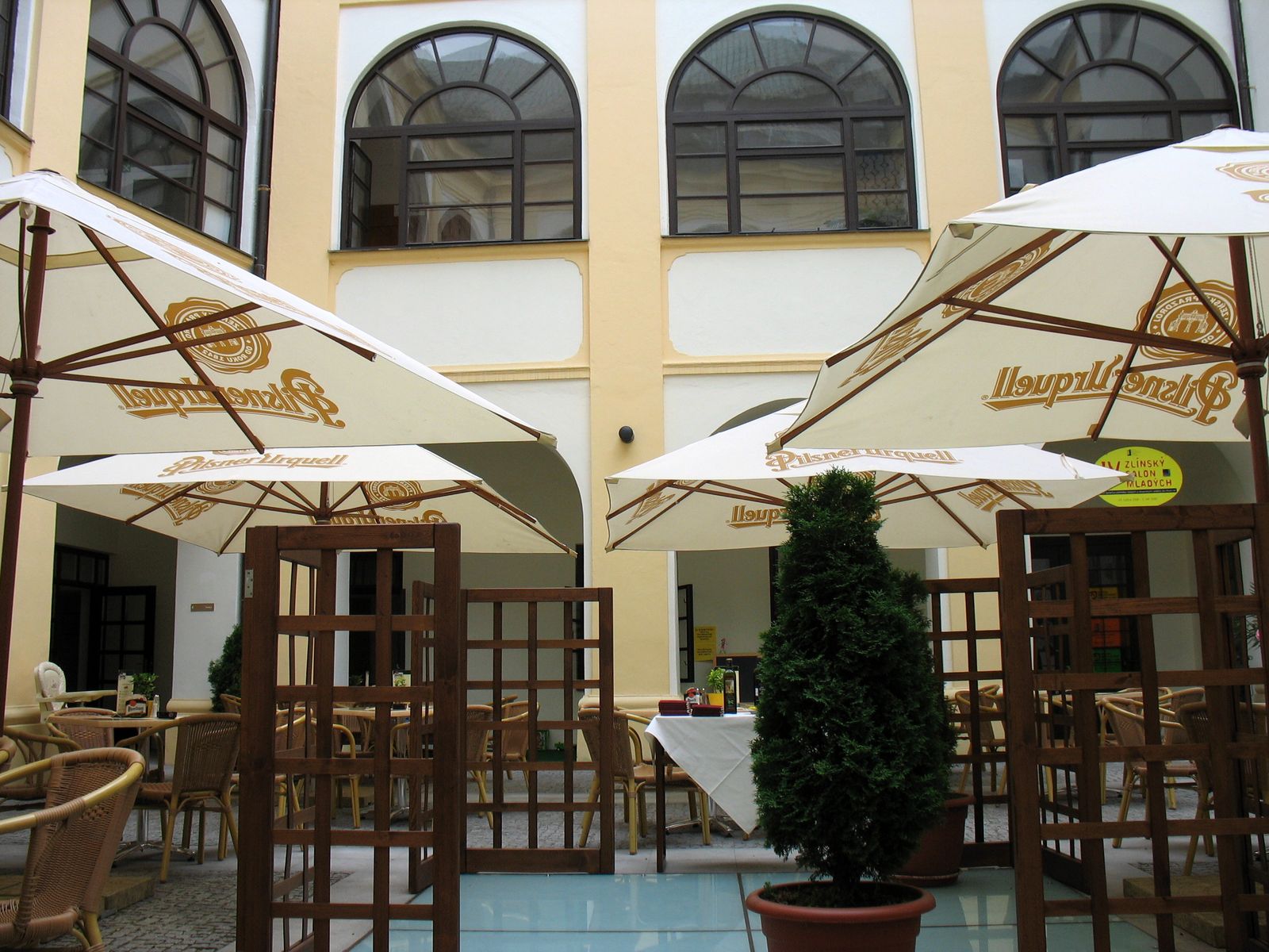 RESTAURACE NA NÁDVOŘÍ ZLÍNSKÉHO ZÁMKU