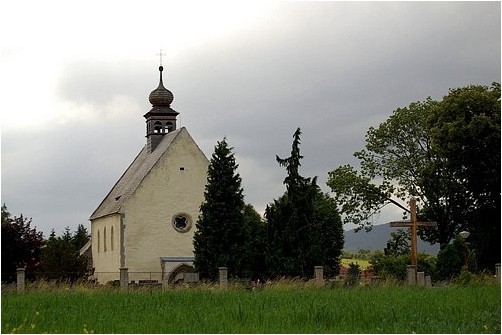 goticky-kostelik-v-tecovicich.jpg