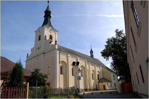 farni-kostel-sv.-mikulase.jpg