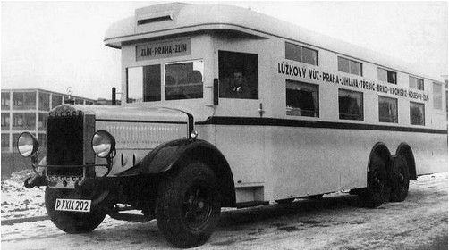 spaci-autobus-zlin---praha-1932.jpg